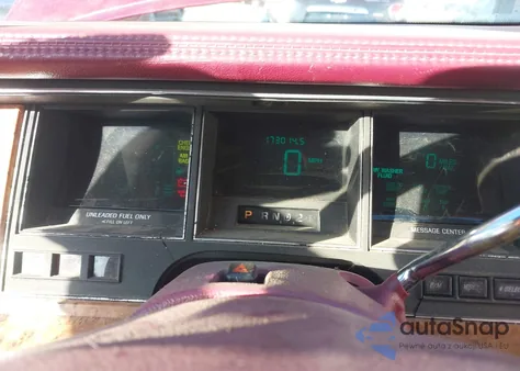 1993 Lincoln Town Car Signature/Jack Nicklaus z USA, uszkodzony, nr VIN 1LNLM82W0PY629752